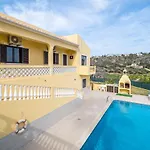 Villa Pinheiro